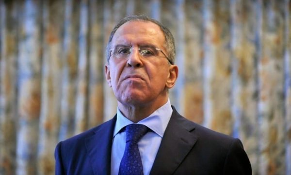 Lavrov thotë se nuk është planifikuar asnjë takim mes Putinit dhe Zelenskyt