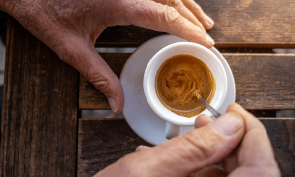 Kafeja po bëhet luks i madh: Pritet sërish shtrenjtimi i saj nëpër kafiteri