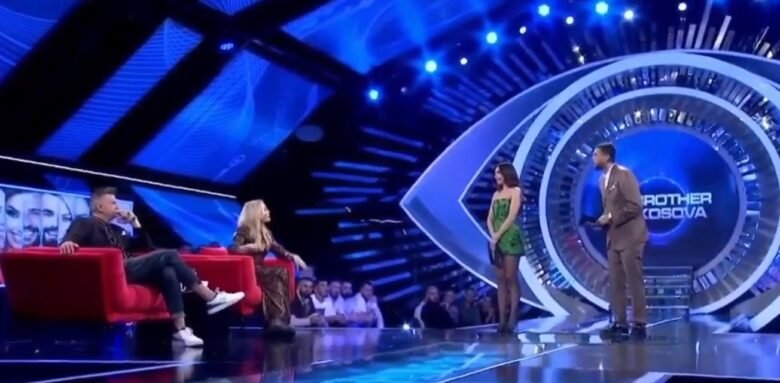 “Kqyre vetën në pasqyrë”, debat i ashpër mes Alaudinit dhe Anitës për komentin e kësaj të fundit ndaj Gani Gërmisë