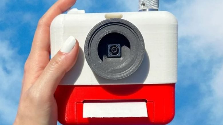 Poetry Camera i shndërron fotografitë në poezi