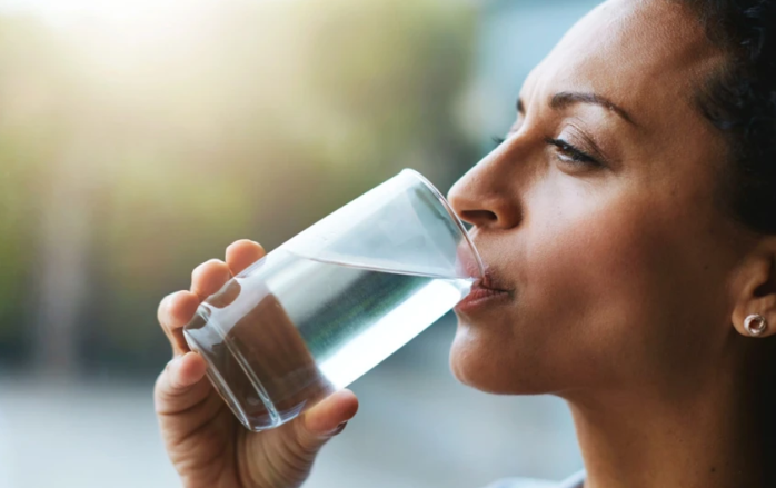 Ky zakon pas mëngjesit ndihmon në shëndetin e zorrëve