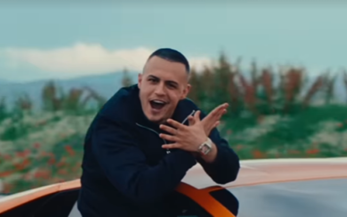 Don Xhoni shkel ligjin, pamje