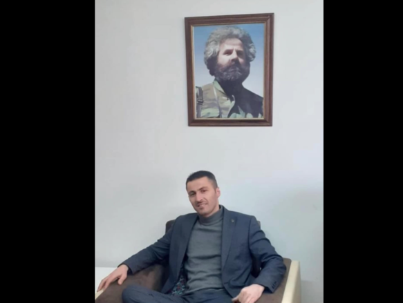 “Ma larguan fotografinë e prindit dëshmor dhe Adem Jasharit” – Nexhat Fazliu akuzon Kryeinspektorin e Punës