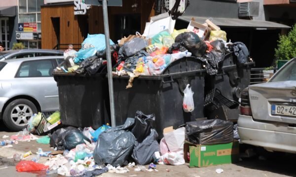“Pastrimi” çon borxhlinjtë te përmbaruesi