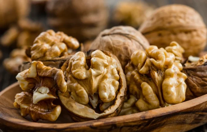 Çfarë ndodh kur hani arra çdo ditë?