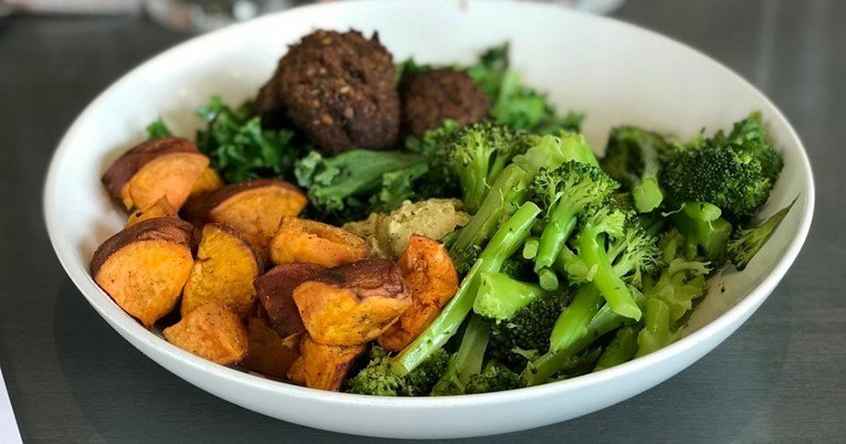 Pesë ushqime pranverore që rrisin imunitetin dhe përmirësojnë tretjen