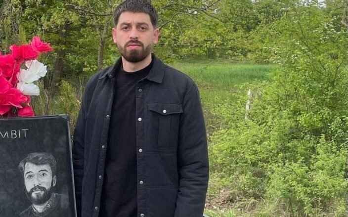 Djali i dëshmorit, me fjalë prekëse e kujton babain e tij në përvjetorin e rënjës, doktorin Rexhep Hajdaraj