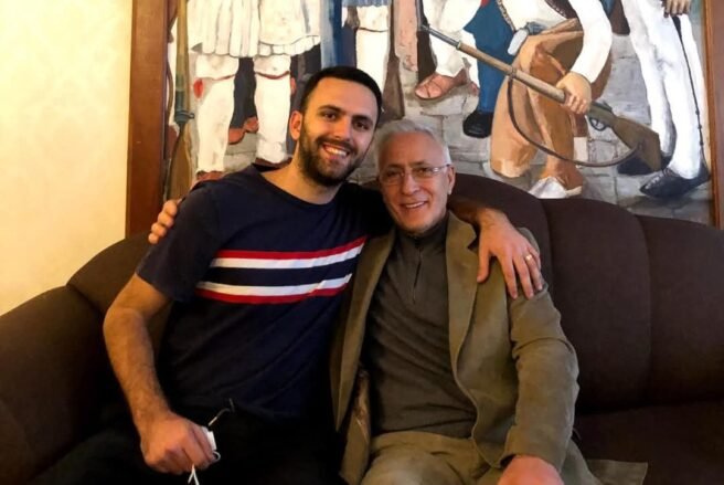 Djali i Jakup Krasniqit me mesazh emocional para protestës: Protestoni sot, bashkë me ne