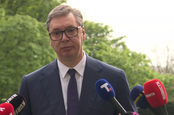 Dështimi i vizitës me Trump, Blic: Vuçiq shtrihet në spitalin ushtarak në Beograd