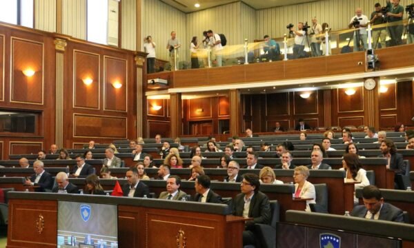 Kosova pa Kuvend, miliona eurot në pritje