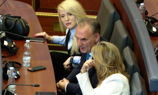 Izmaku: Bisedimet me VV-në i vazhdojmë vetëm për pozitën e kryetarit të Kuvendit