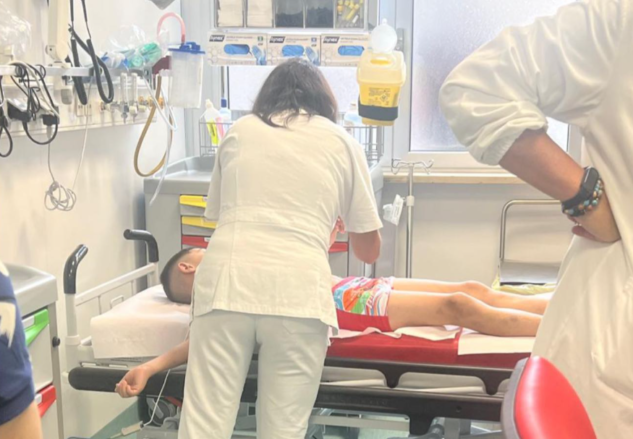 “Amaneti u krye”- Vëllai i motrave që humbën jetën në aksidentin tragjik në Delvinë, nis kurimin në Itali